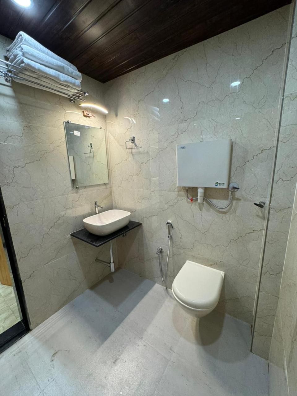 Hotel National - Grant Road Мумбаи Экстерьер фото