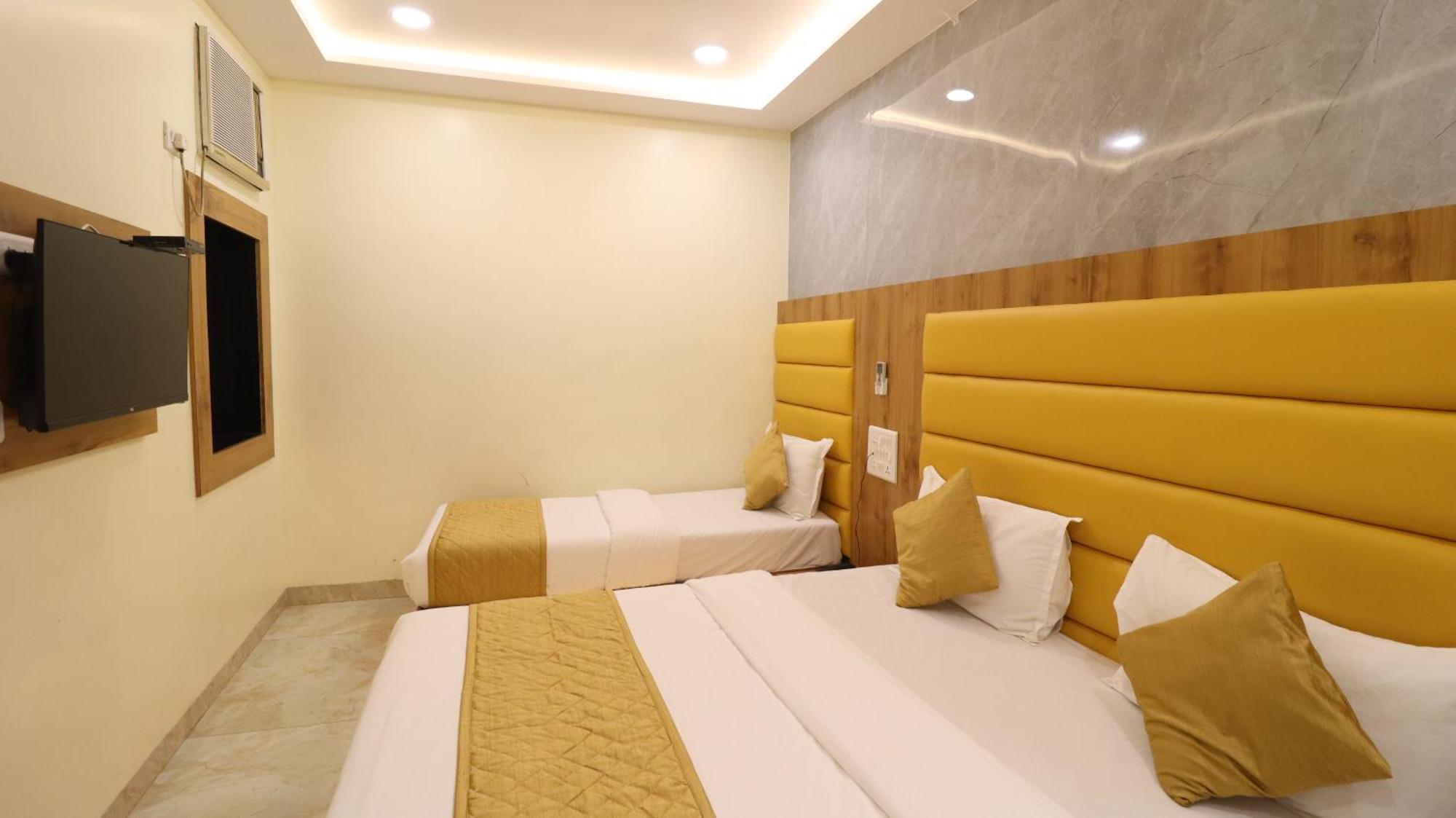 Hotel National - Grant Road Мумбаи Экстерьер фото