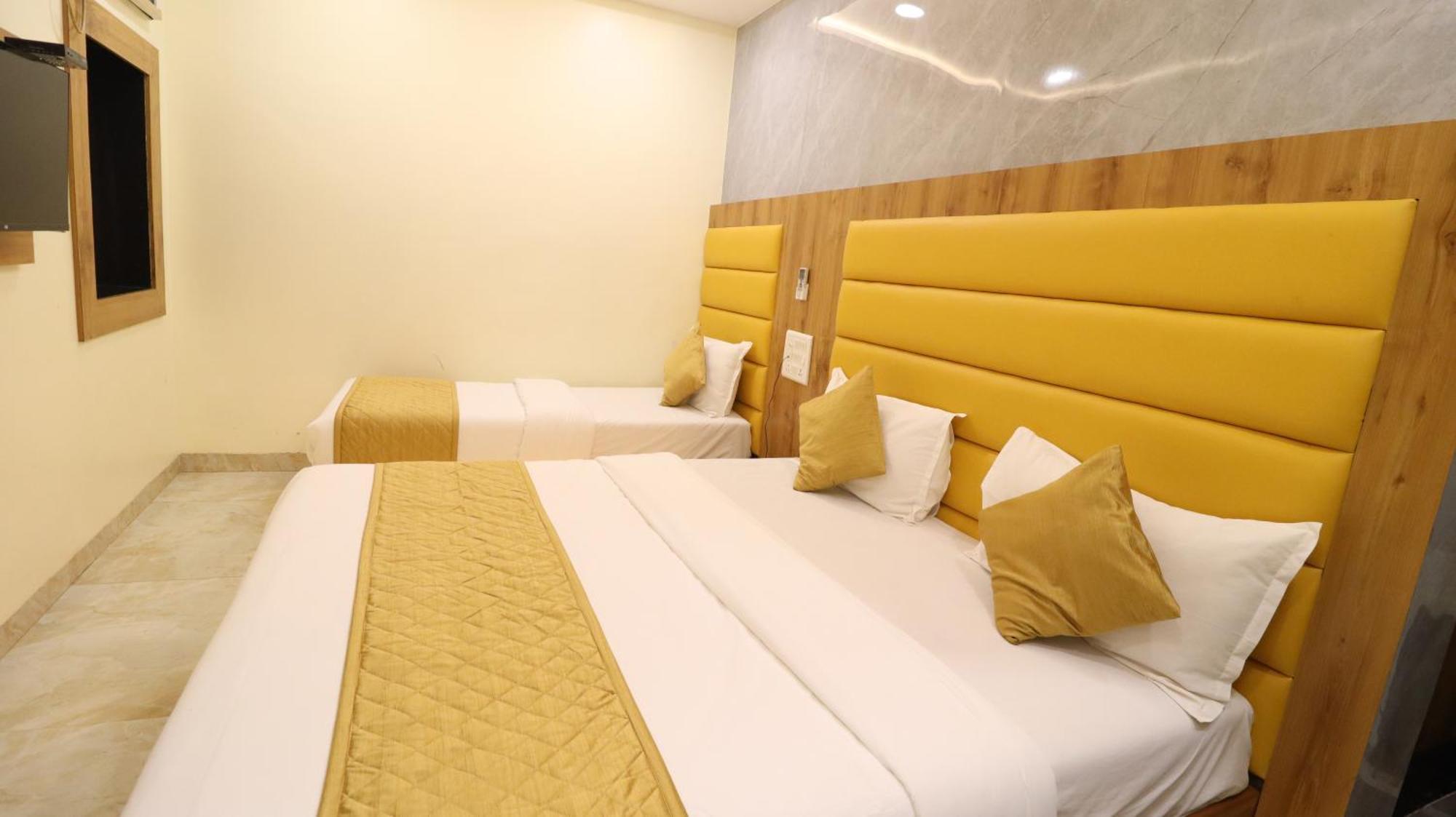 Hotel National - Grant Road Мумбаи Экстерьер фото