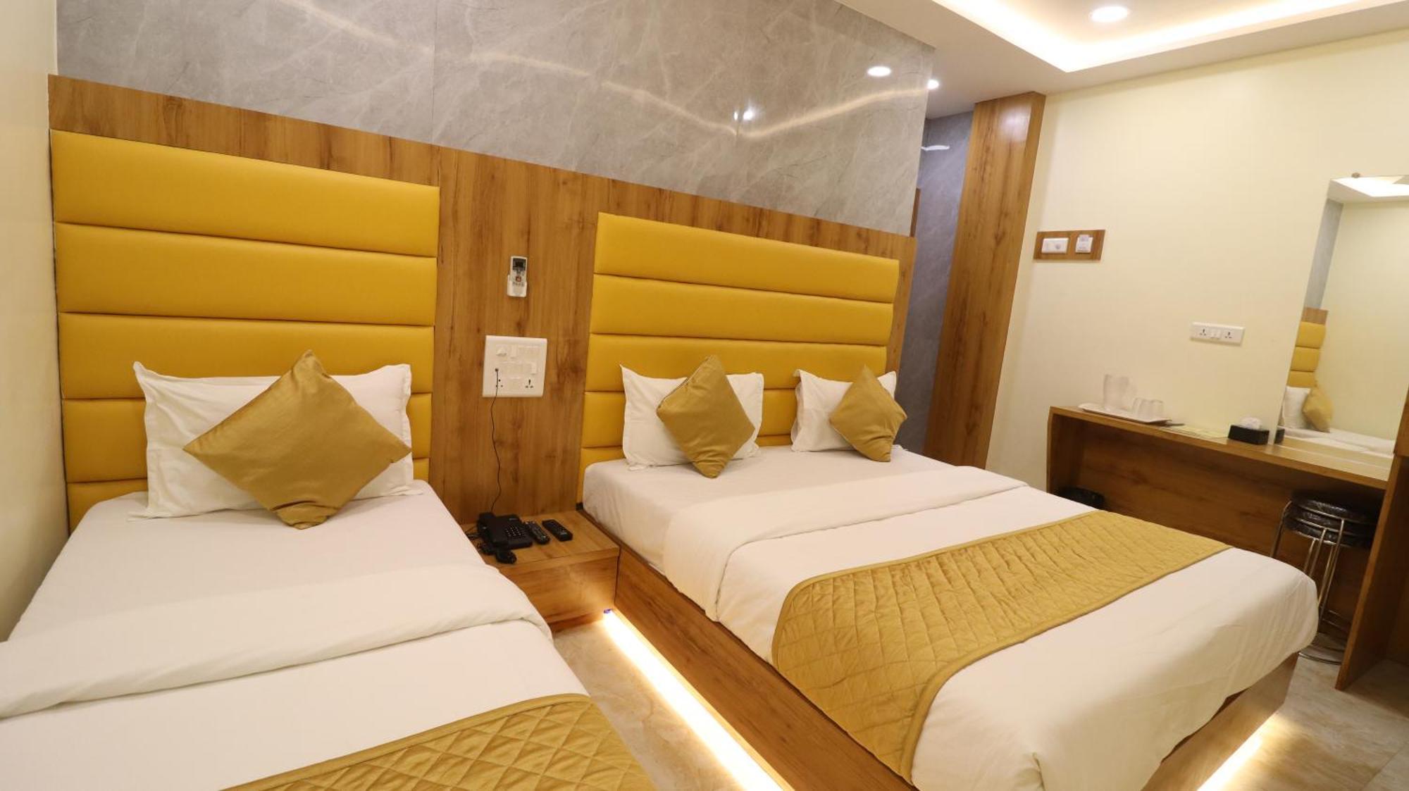 Hotel National - Grant Road Мумбаи Экстерьер фото