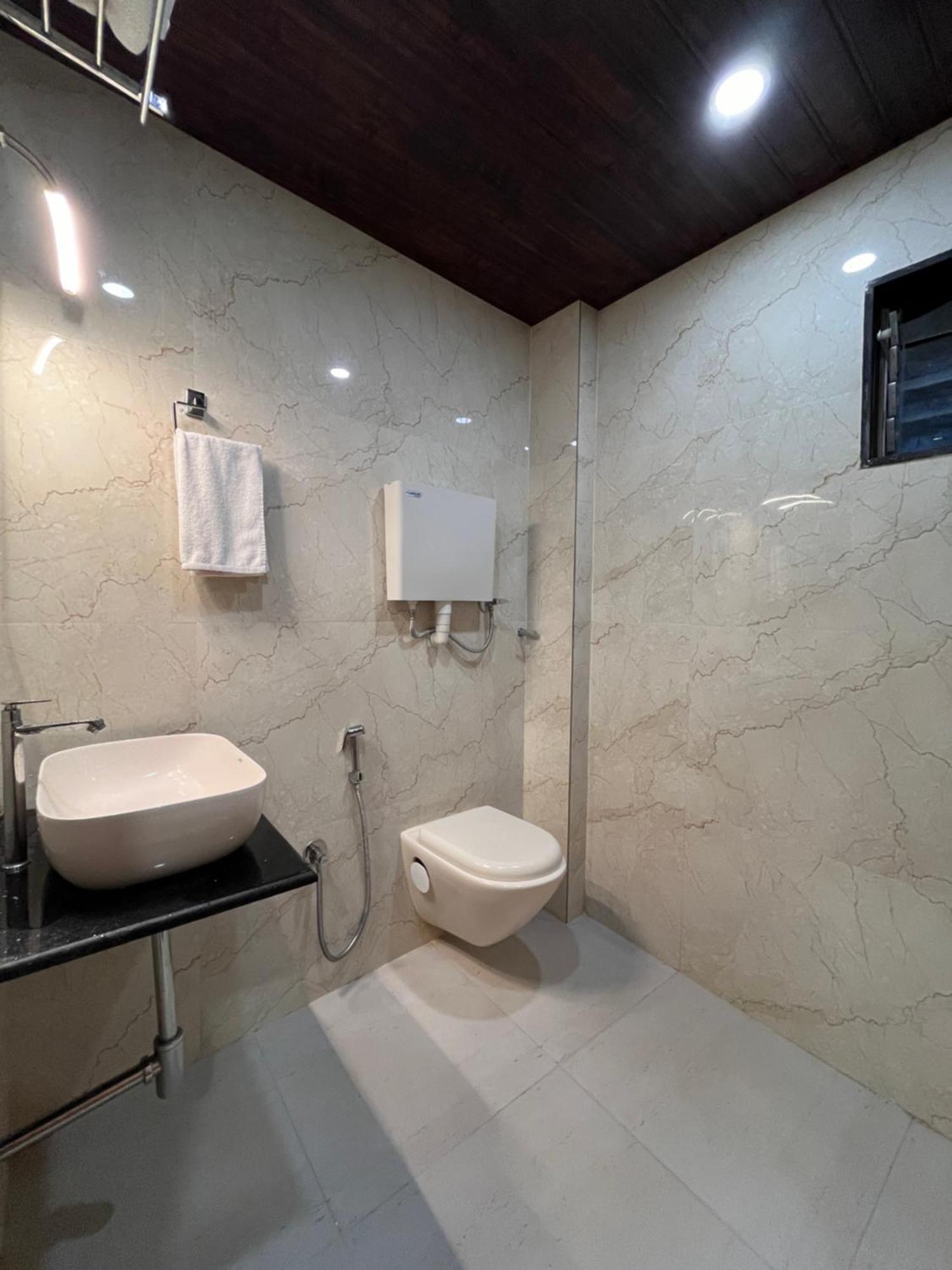 Hotel National - Grant Road Мумбаи Экстерьер фото