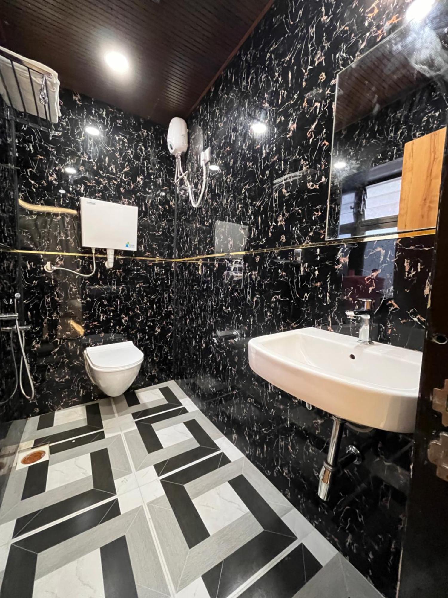 Hotel National - Grant Road Мумбаи Экстерьер фото
