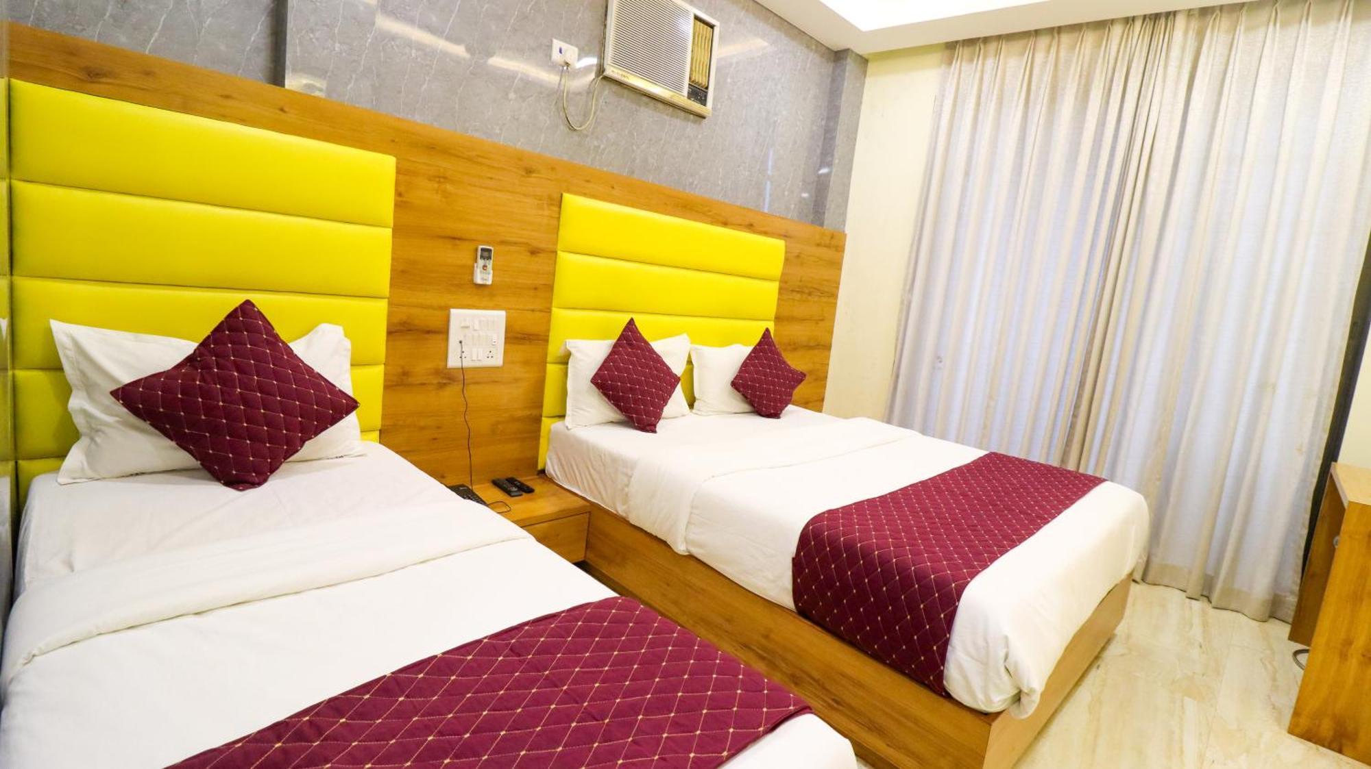 Hotel National - Grant Road Мумбаи Экстерьер фото