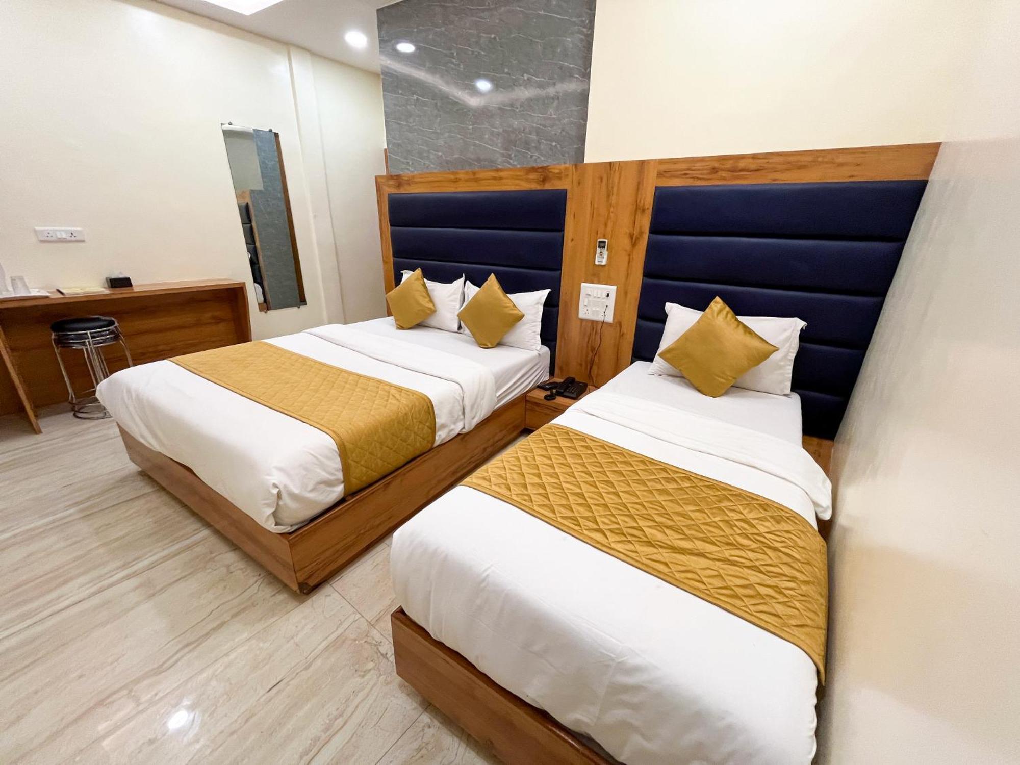 Hotel National - Grant Road Мумбаи Экстерьер фото