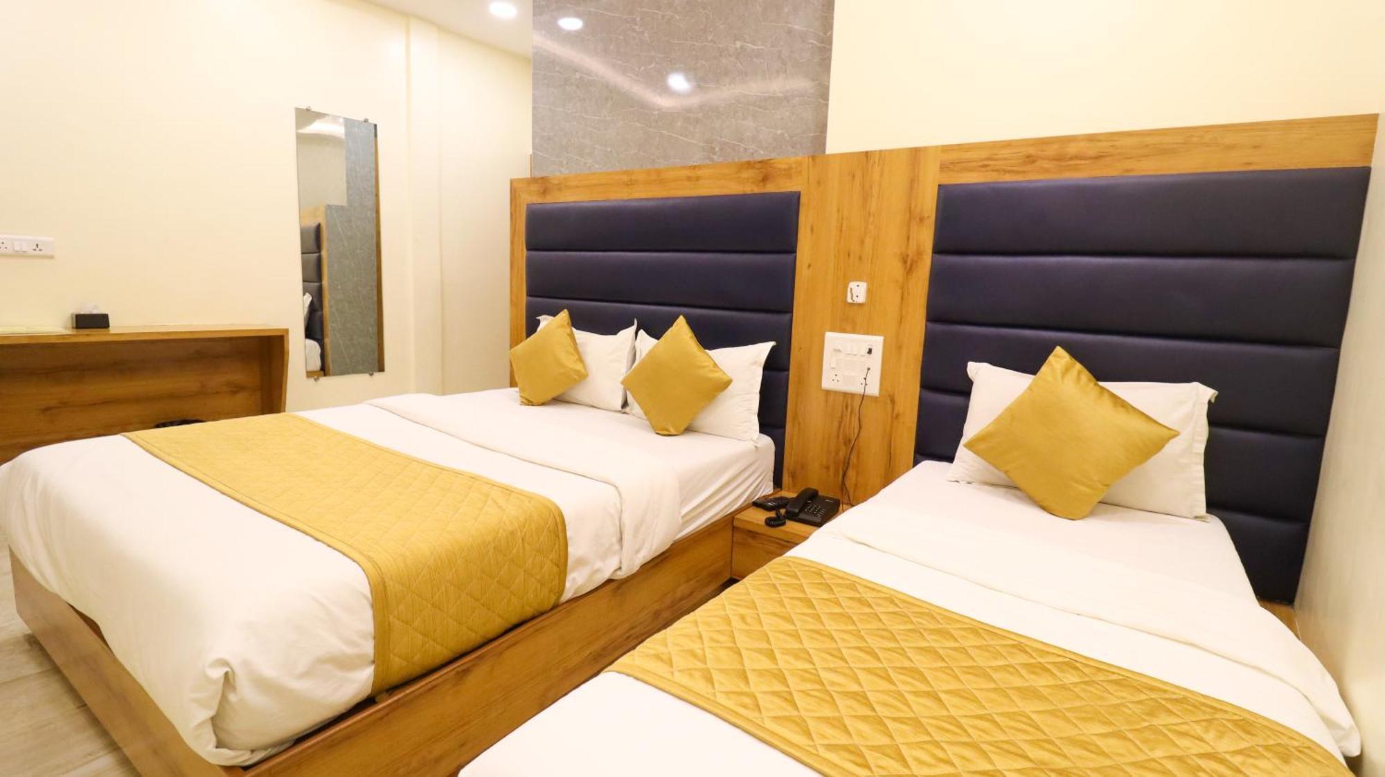 Hotel National - Grant Road Мумбаи Экстерьер фото