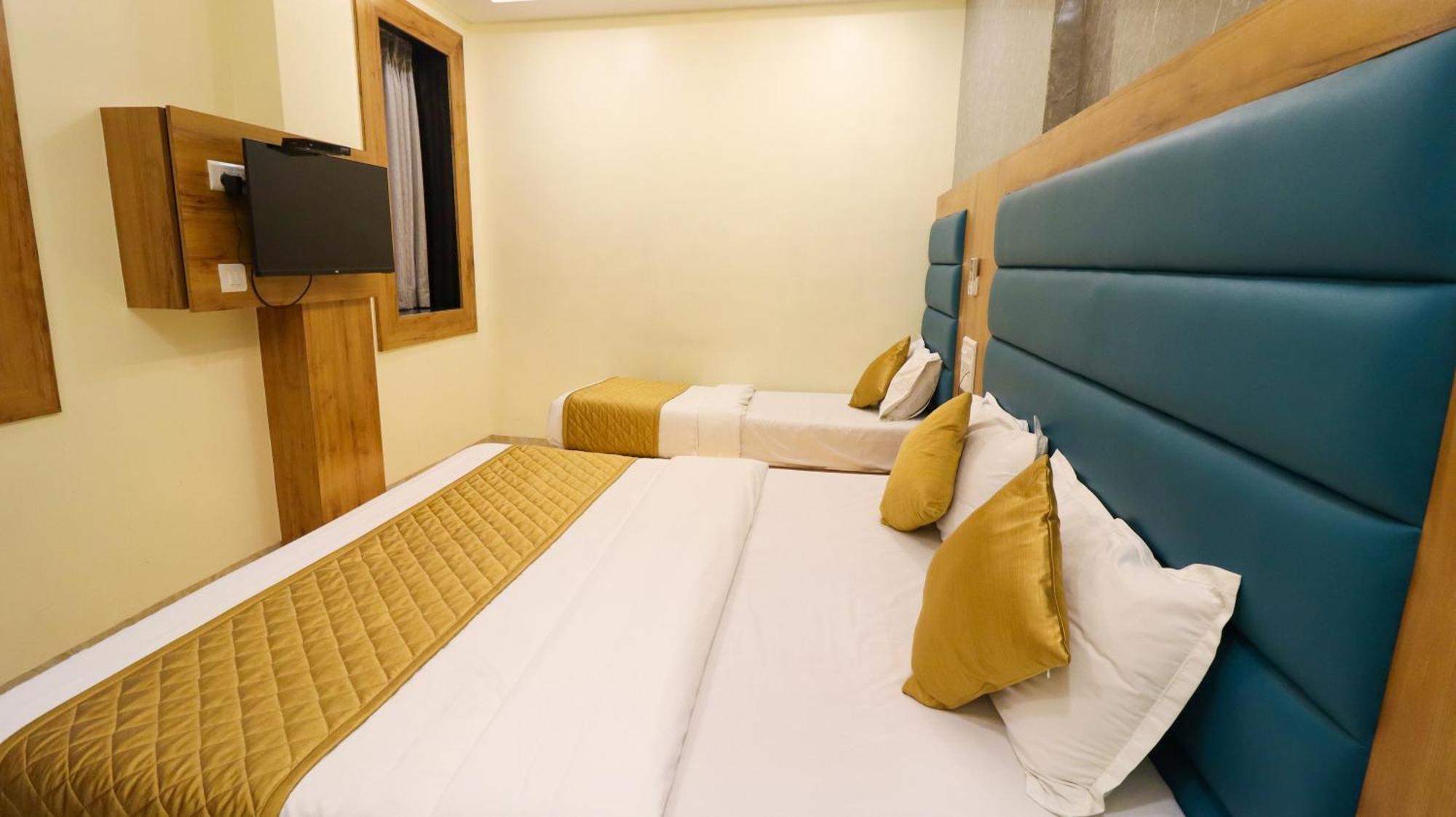 Hotel National - Grant Road Мумбаи Экстерьер фото