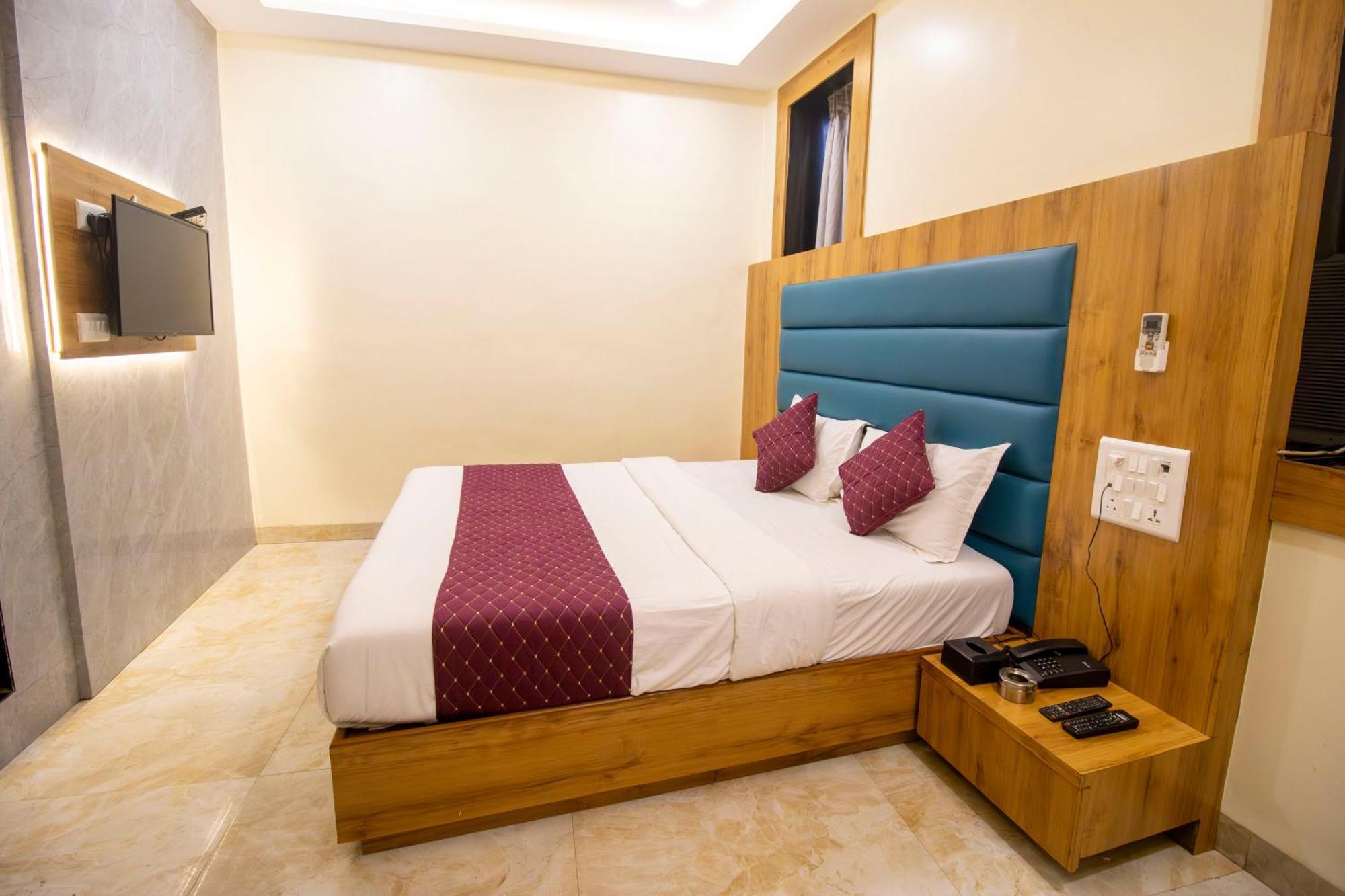 Hotel National - Grant Road Мумбаи Экстерьер фото
