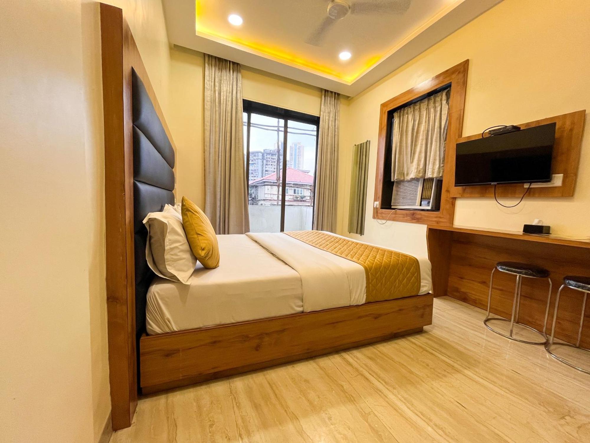 Hotel National - Grant Road Мумбаи Экстерьер фото