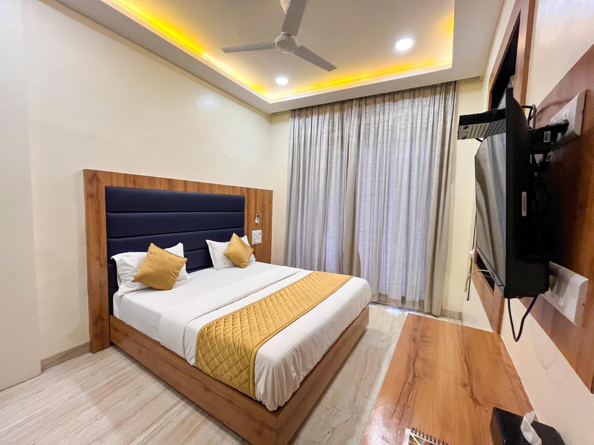 Hotel National - Grant Road Мумбаи Экстерьер фото