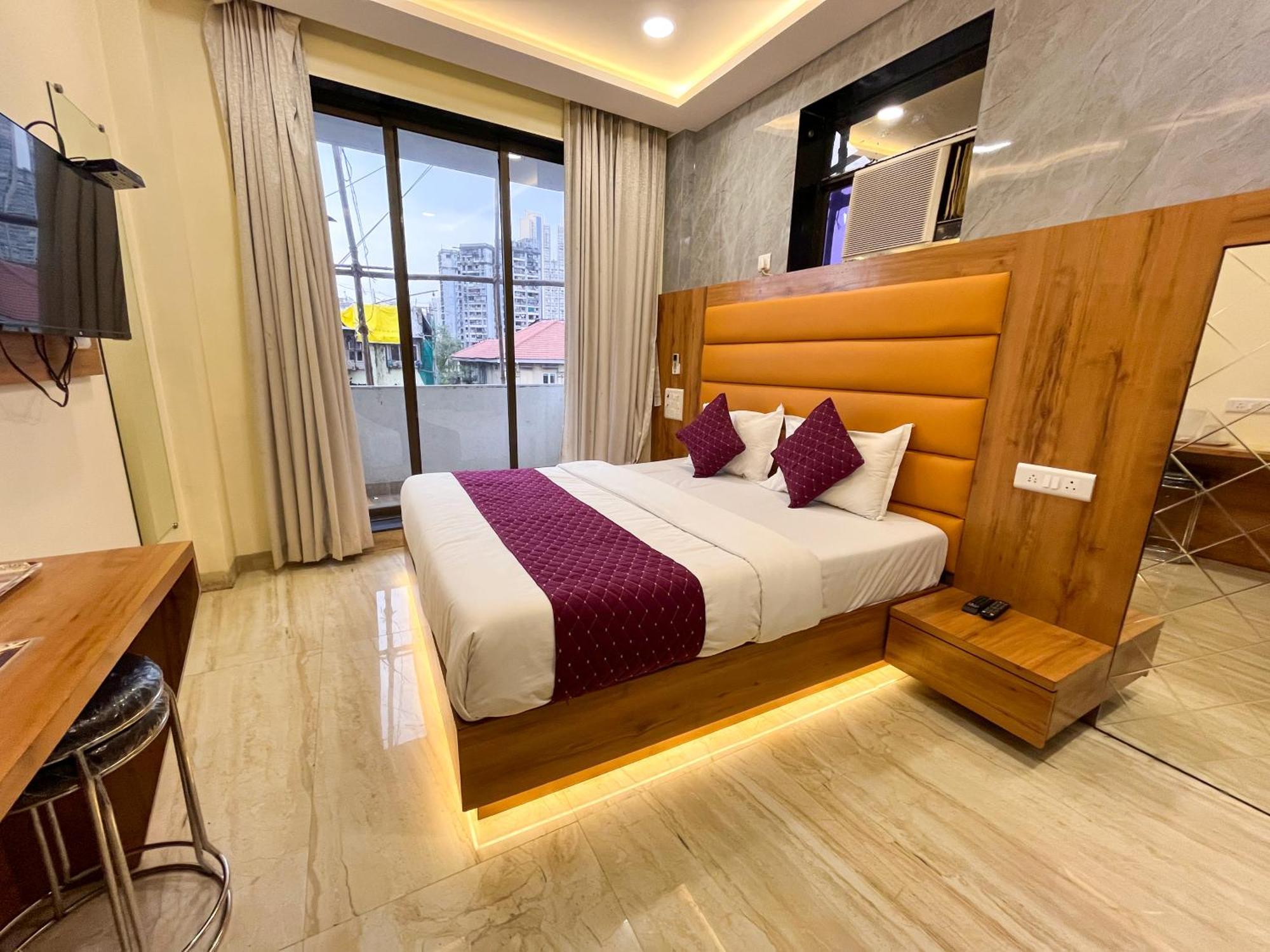 Hotel National - Grant Road Мумбаи Экстерьер фото